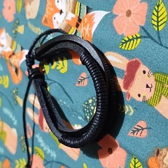 Pick 5 Men's Leather/Cord bracelets. - Picture 2 of 10